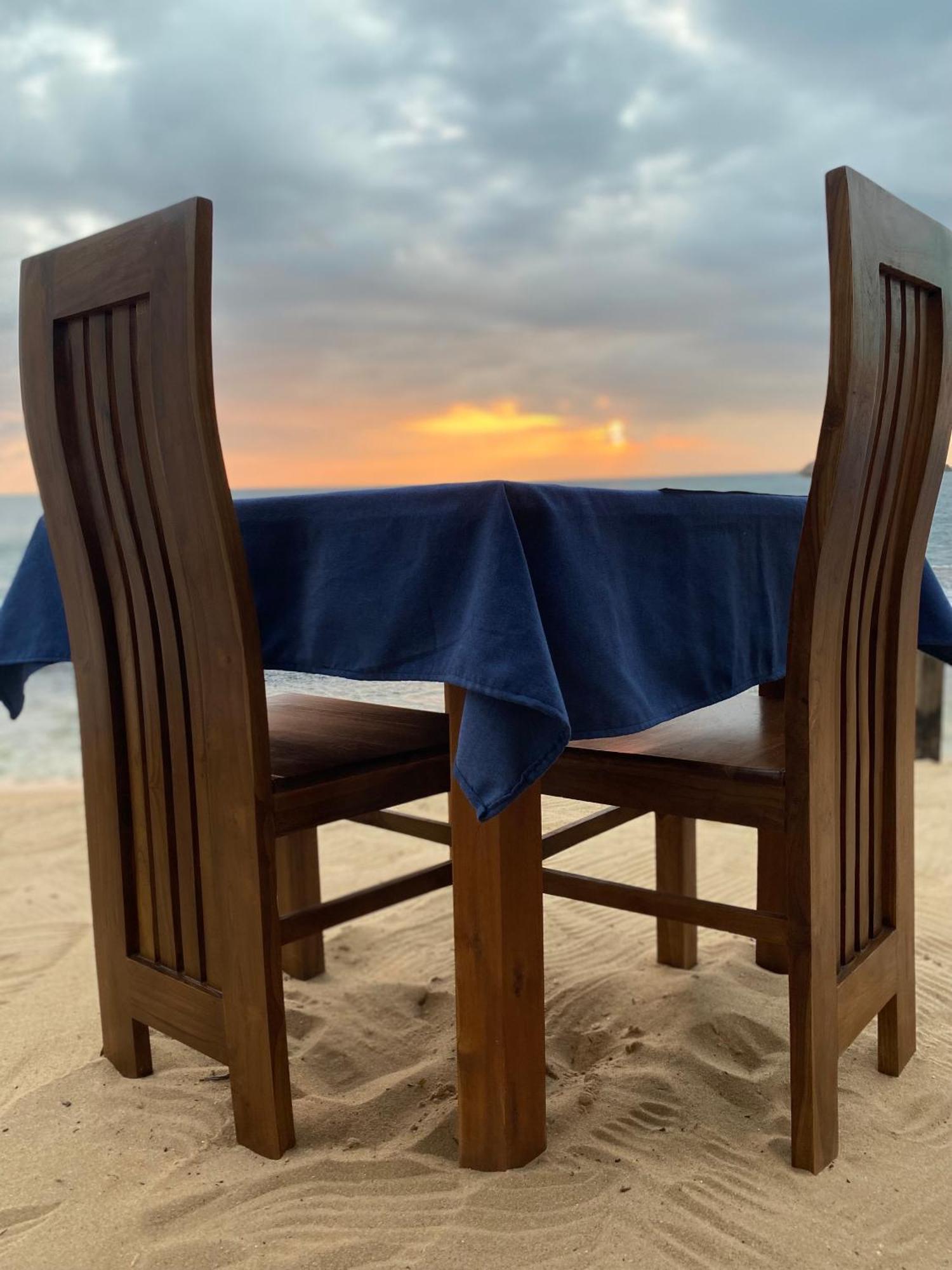Sapphire Blue Hotel Хикадува Екстериор снимка