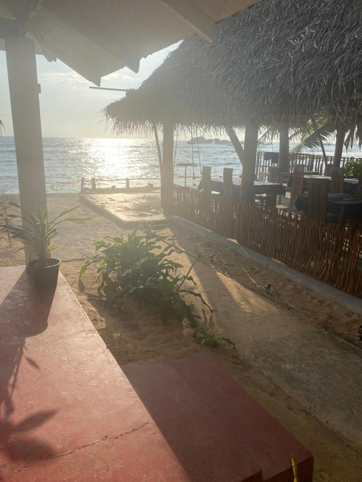 Sapphire Blue Hotel Хикадува Екстериор снимка