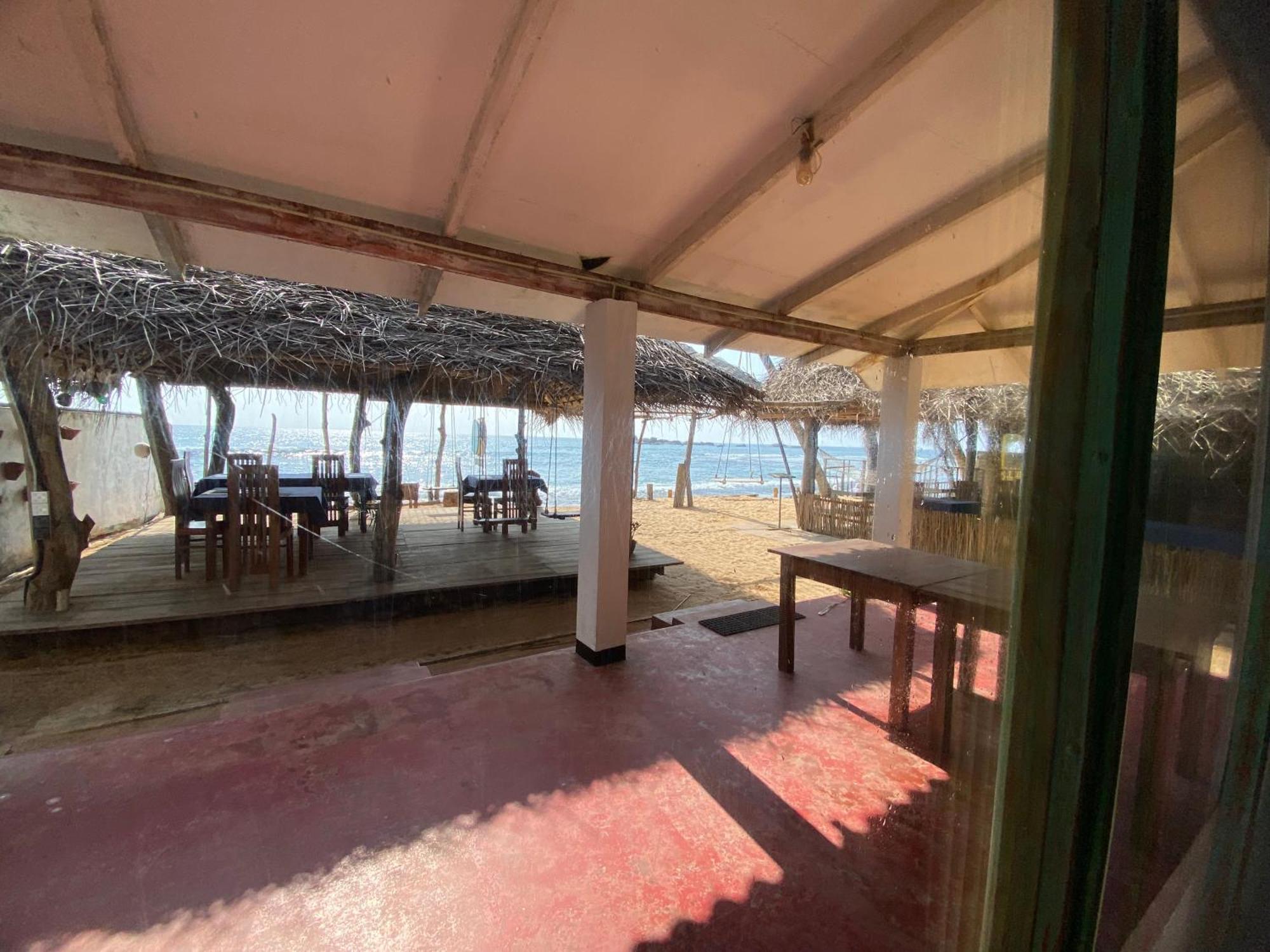 Sapphire Blue Hotel Хикадува Екстериор снимка
