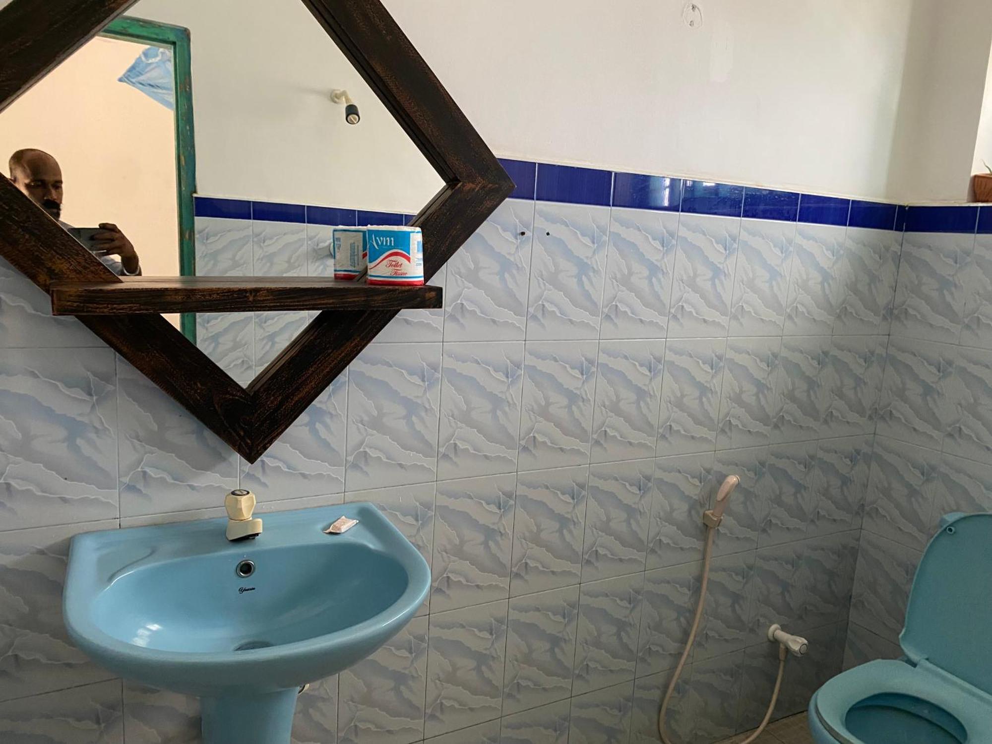 Sapphire Blue Hotel Хикадува Екстериор снимка