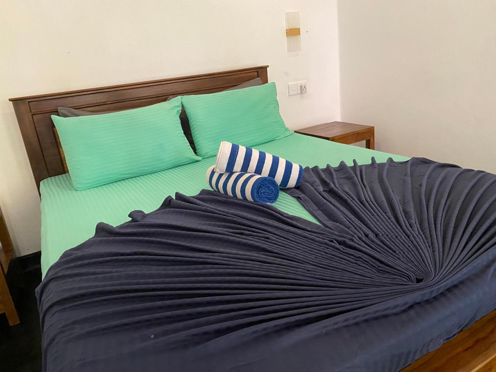 Sapphire Blue Hotel Хикадува Екстериор снимка